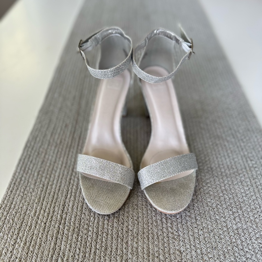 DB Studio Arya Silver Sparkle Block Heel Ankle Strap Dressy Heels Sandals 8.5 - Picture 2 of 15